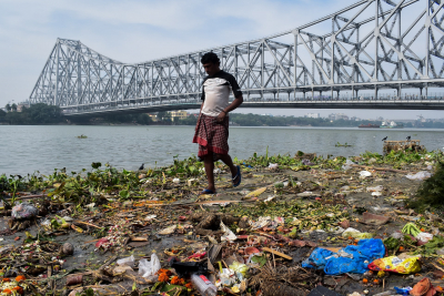 Müll am Ufer in Kalkutta
